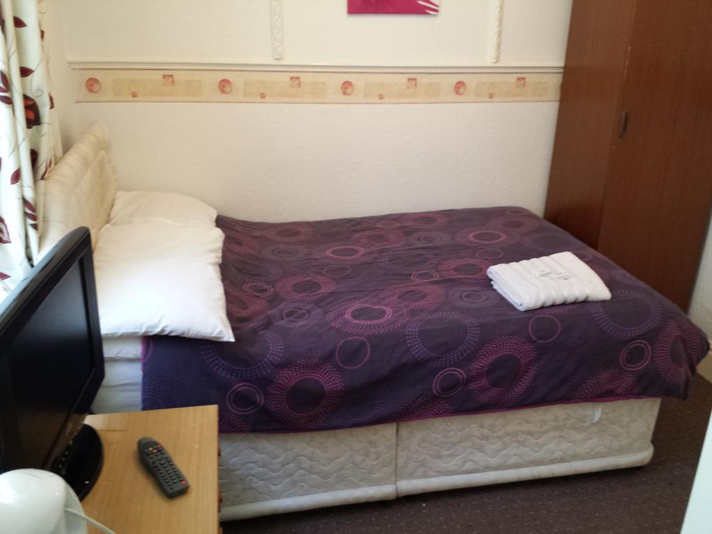 The Elmora Bed & Breakfast Блекпул Стая снимка